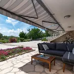Zuza Holiday home *