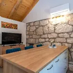 Holiday home Zuza Bristivica