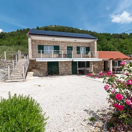 Zuza Holiday home *