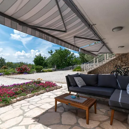 Zuza Holiday home *