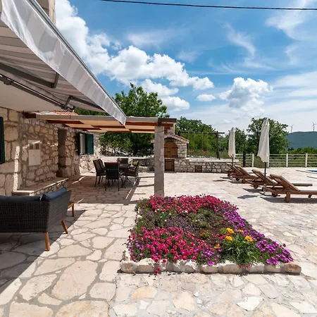Zuza Holiday home *