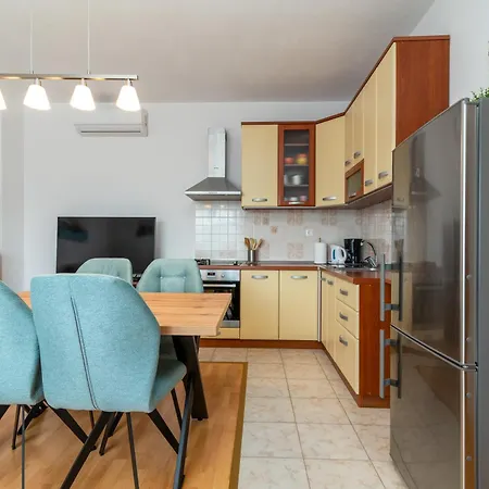 Zuza Holiday home *